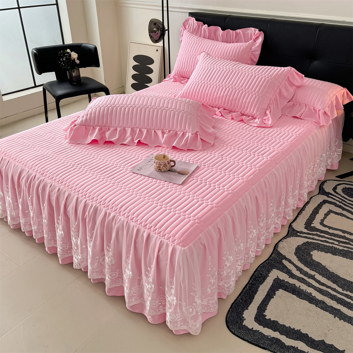 91家纺网 家纺一手货源 找家纺 好儿喜家纺 2025新款A类水洗棉床裙三件套-安妮系列 安妮-粉