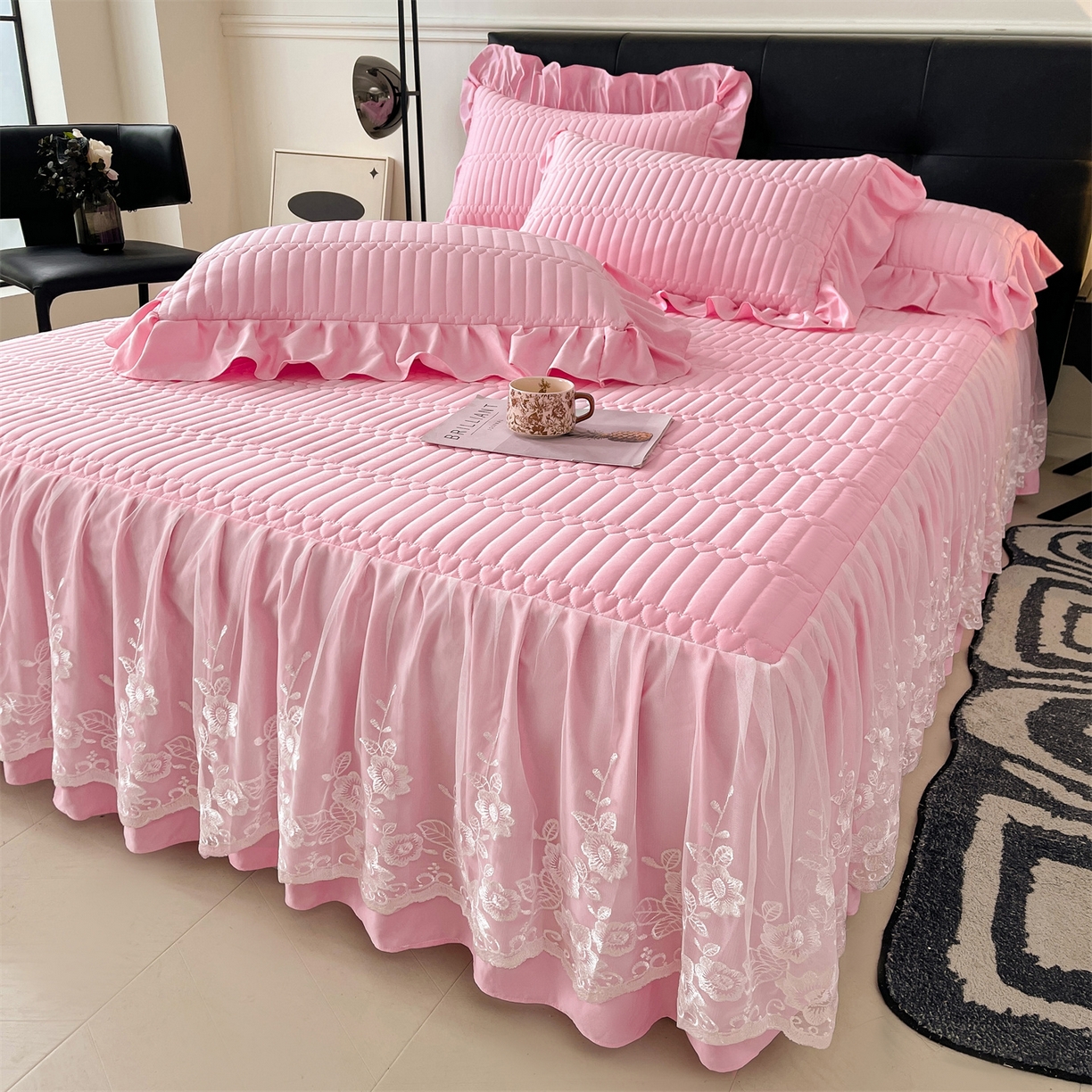 91家纺网 家纺一手货源 找家纺 好儿喜家纺 2025新款A类水洗棉床裙三件套-安妮系列 安妮-粉