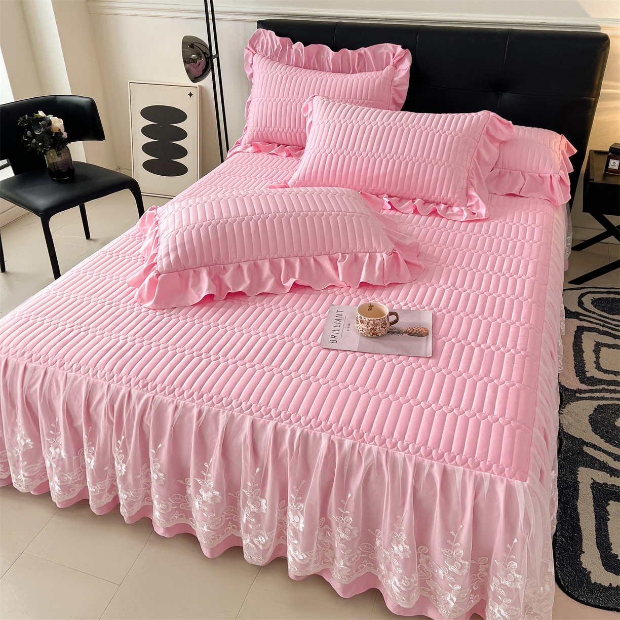 91家纺网 家纺一手货源 找家纺 好儿喜家纺 2025新款A类水洗棉床裙三件套-安妮系列 安妮-粉