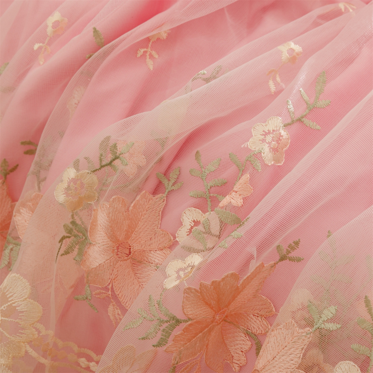 91家纺网 家纺一手货源 找家纺 好儿喜家纺 2025新款A类水洗棉床裙三件套-花恋系列 花恋-粉