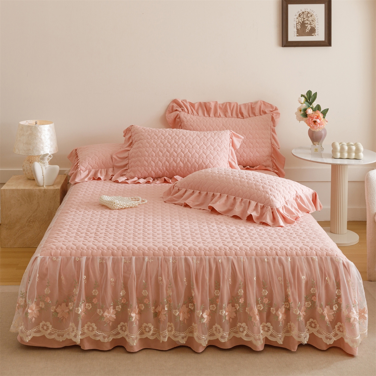 91家纺网 家纺一手货源 找家纺 （总）好儿喜家纺 2025新款A类水洗棉床裙三件套-花恋系列