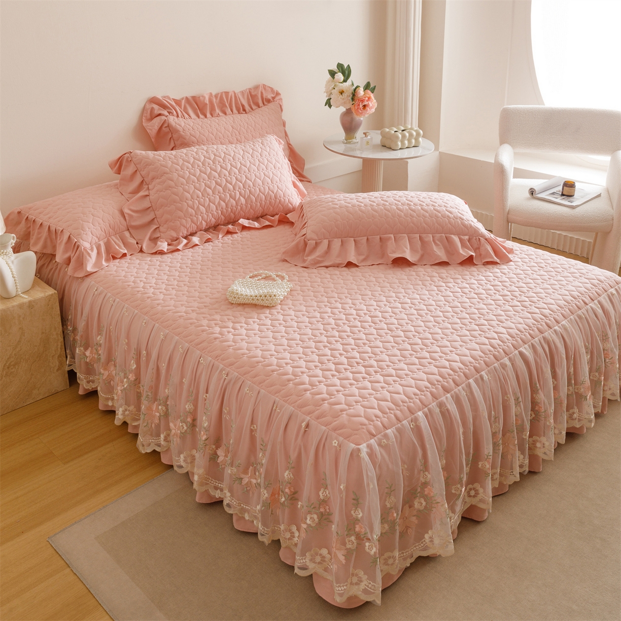 91家纺网 家纺一手货源 找家纺 （总）好儿喜家纺 2025新款A类水洗棉床裙三件套-花恋系列