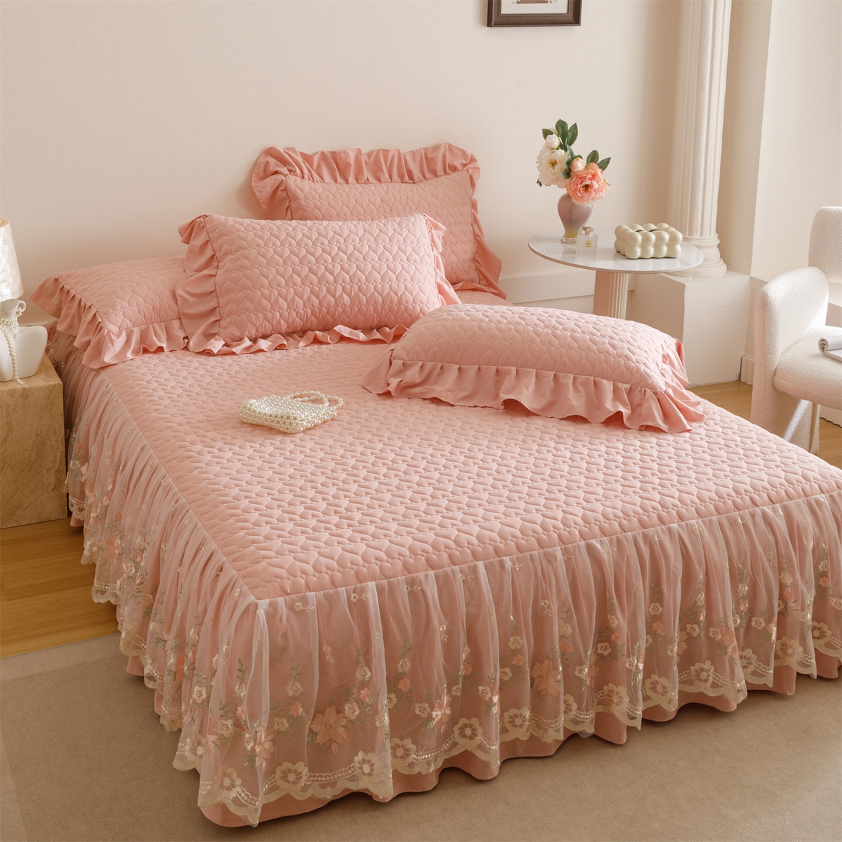 91家纺网 家纺一手货源 找家纺 （总）好儿喜家纺 2025新款A类水洗棉床裙三件套-花恋系列