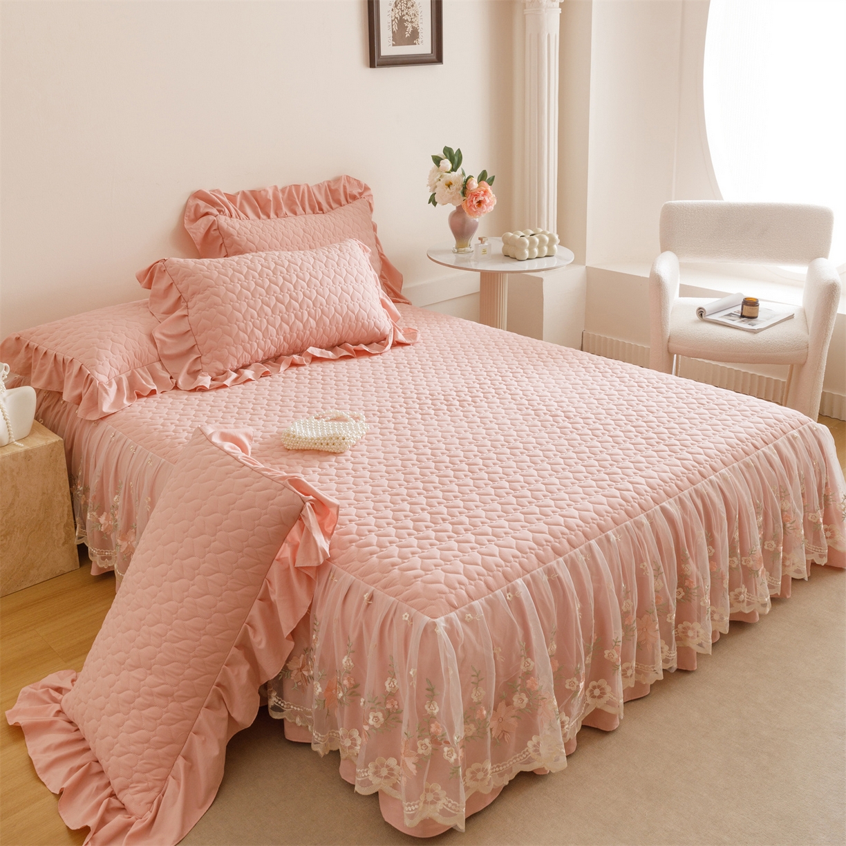 91家纺网 家纺一手货源 找家纺 （总）好儿喜家纺 2025新款A类水洗棉床裙三件套-花恋系列