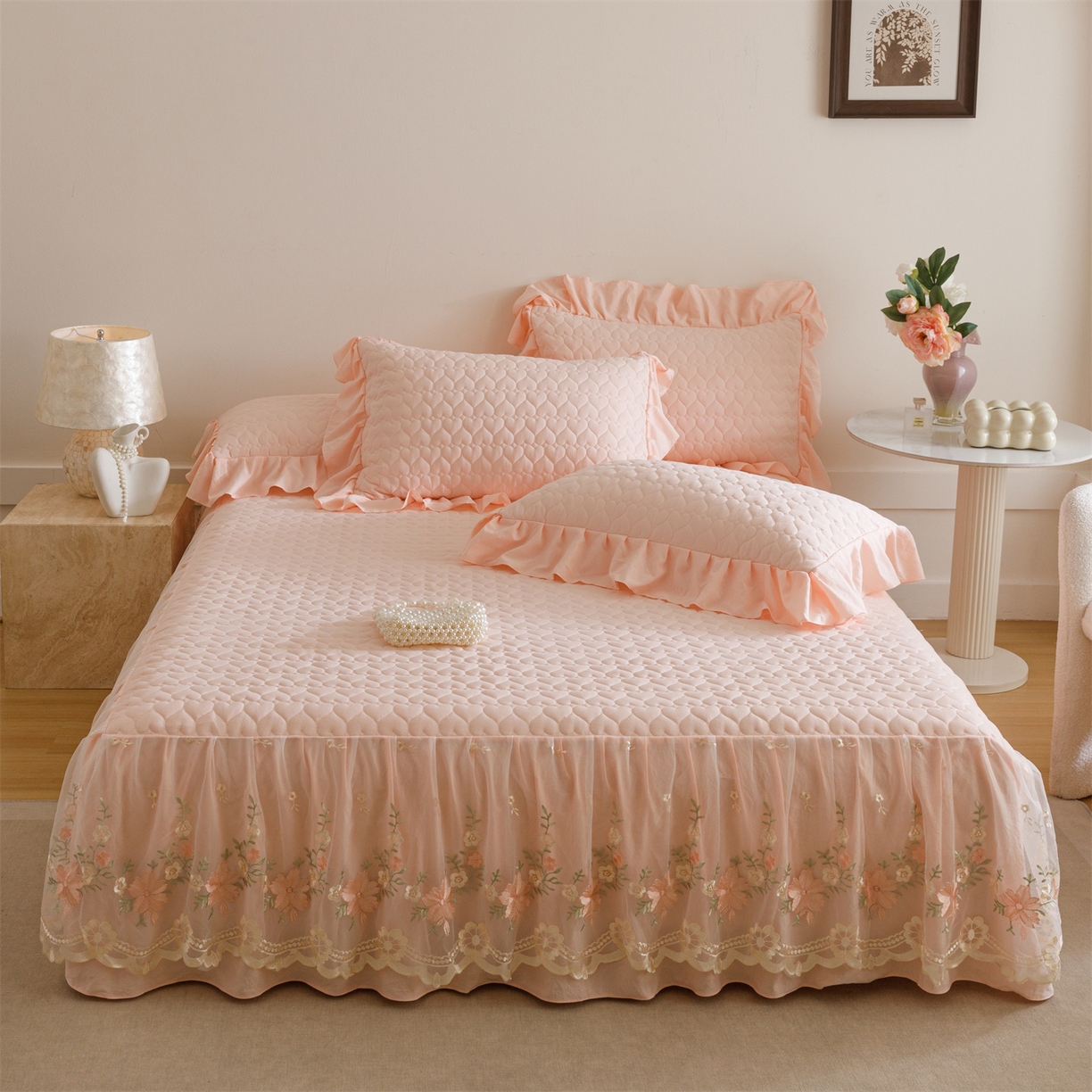 91家纺网 家纺一手货源 找家纺 （总）好儿喜家纺 2025新款A类水洗棉床裙三件套-花恋系列