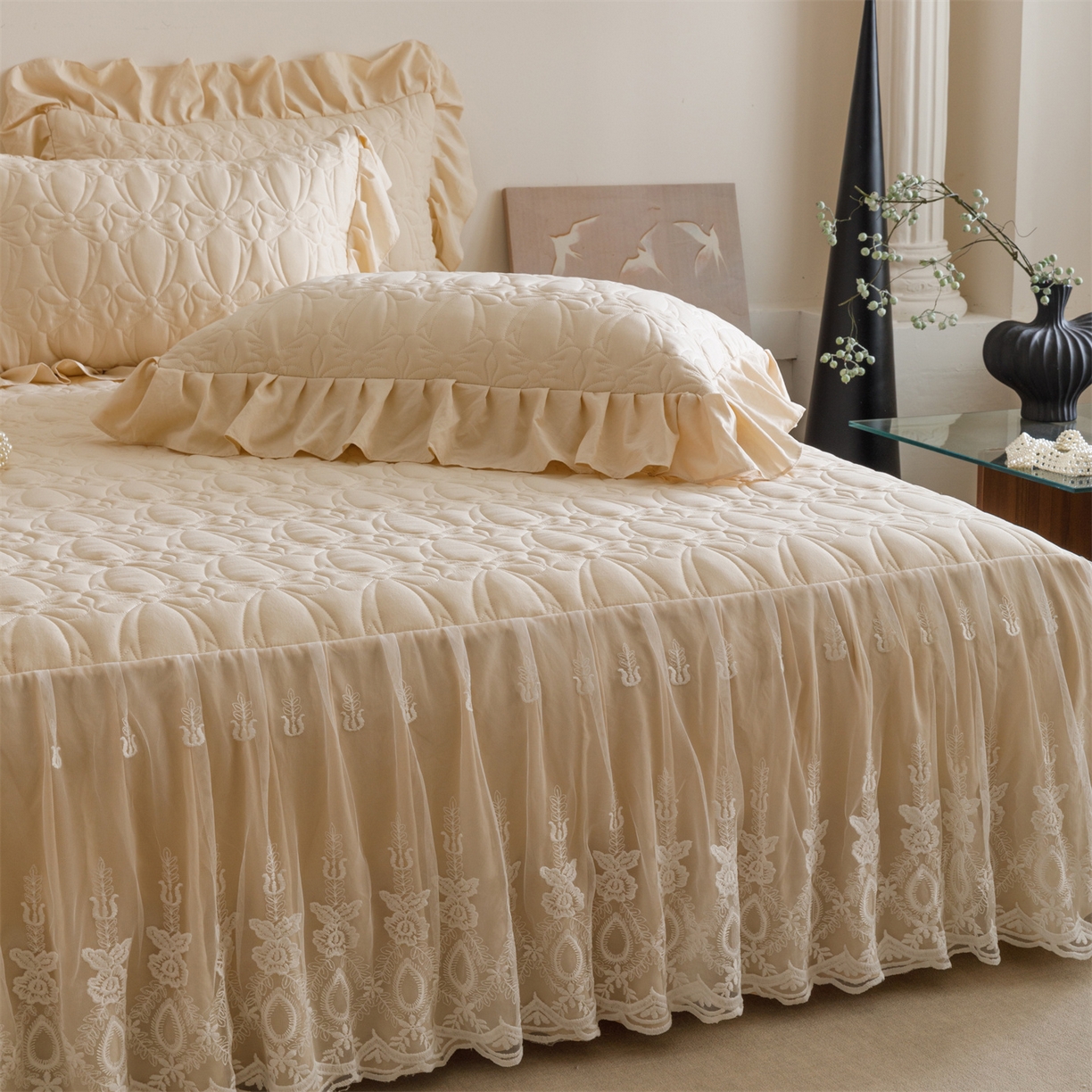 91家纺网 家纺一手货源 找家纺 好儿喜家纺 2025新款A类水洗棉床裙三件套-梦语系列 梦语-香槟