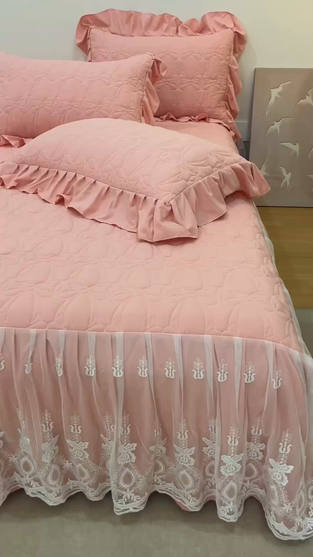 91家纺网 家纺一手货源 找家纺 （总）好儿喜家纺 2025新款A类水洗棉床裙三件套-梦语系列