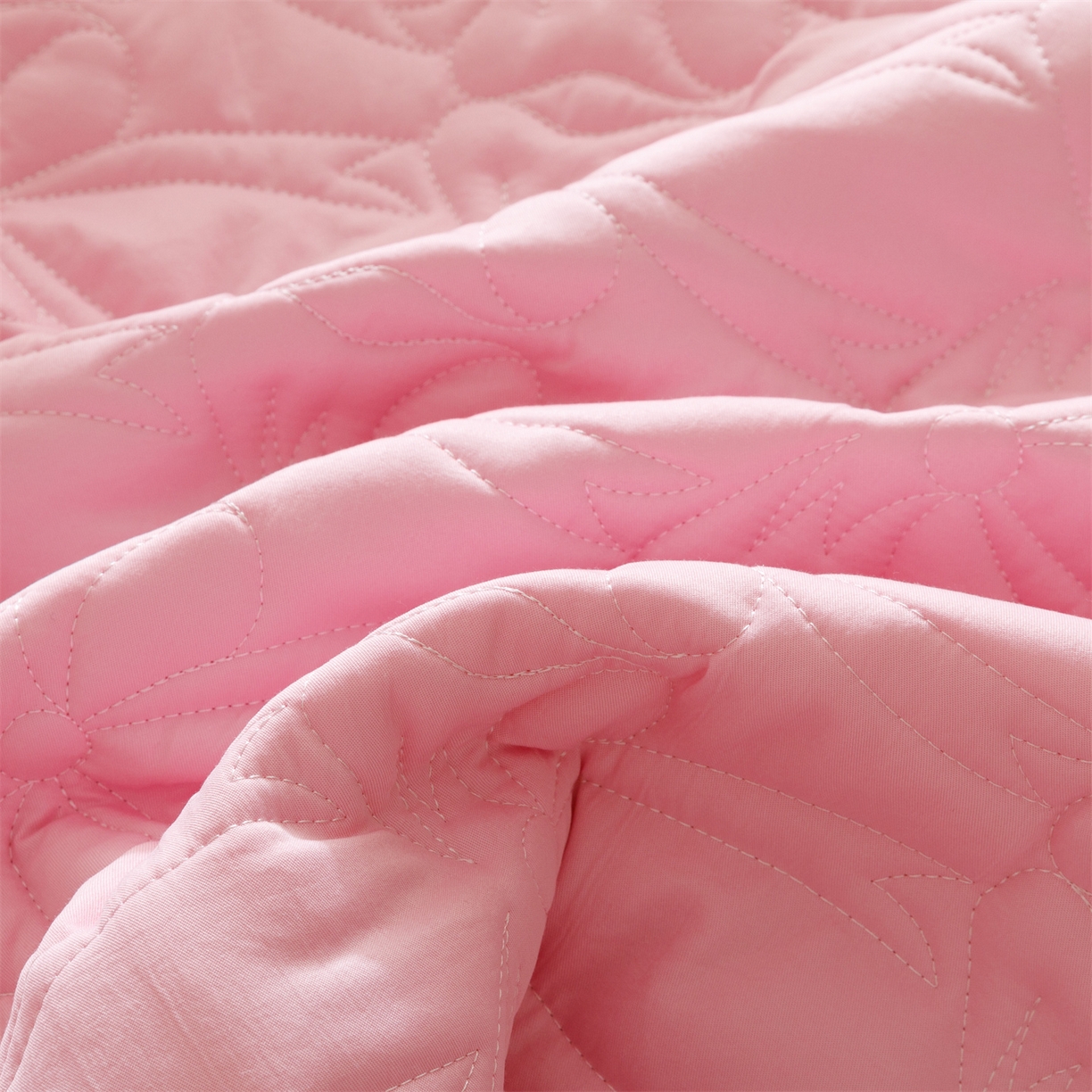 91家纺网 家纺一手货源 找家纺 好儿喜家纺 2025新款A类水洗棉床裙三件套-梦语系列 梦语-粉