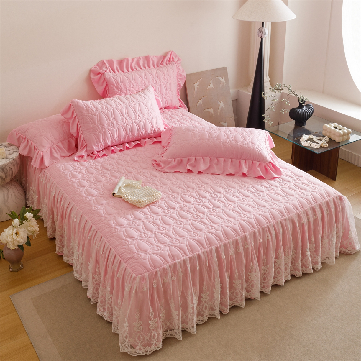 91家纺网 家纺一手货源 找家纺 好儿喜家纺 2025新款A类水洗棉床裙三件套-梦语系列 梦语-粉