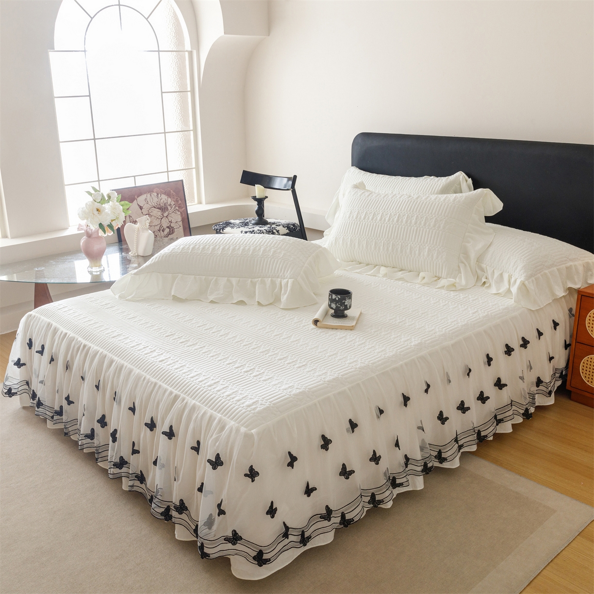 91家纺网 家纺一手货源 找家纺 好儿喜家纺 2025新款A类水洗棉床裙三件套-凝香系列 凝香-奶白