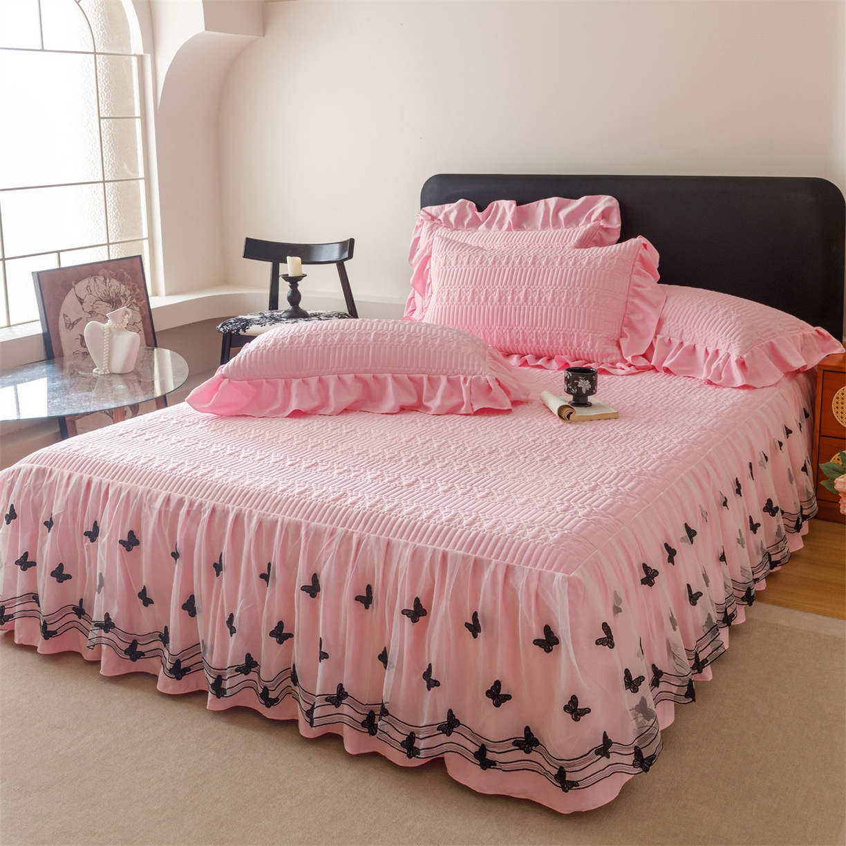 91家纺网 家纺一手货源 找家纺 好儿喜家纺 2025新款A类水洗棉床裙三件套-凝香系列 凝香-粉