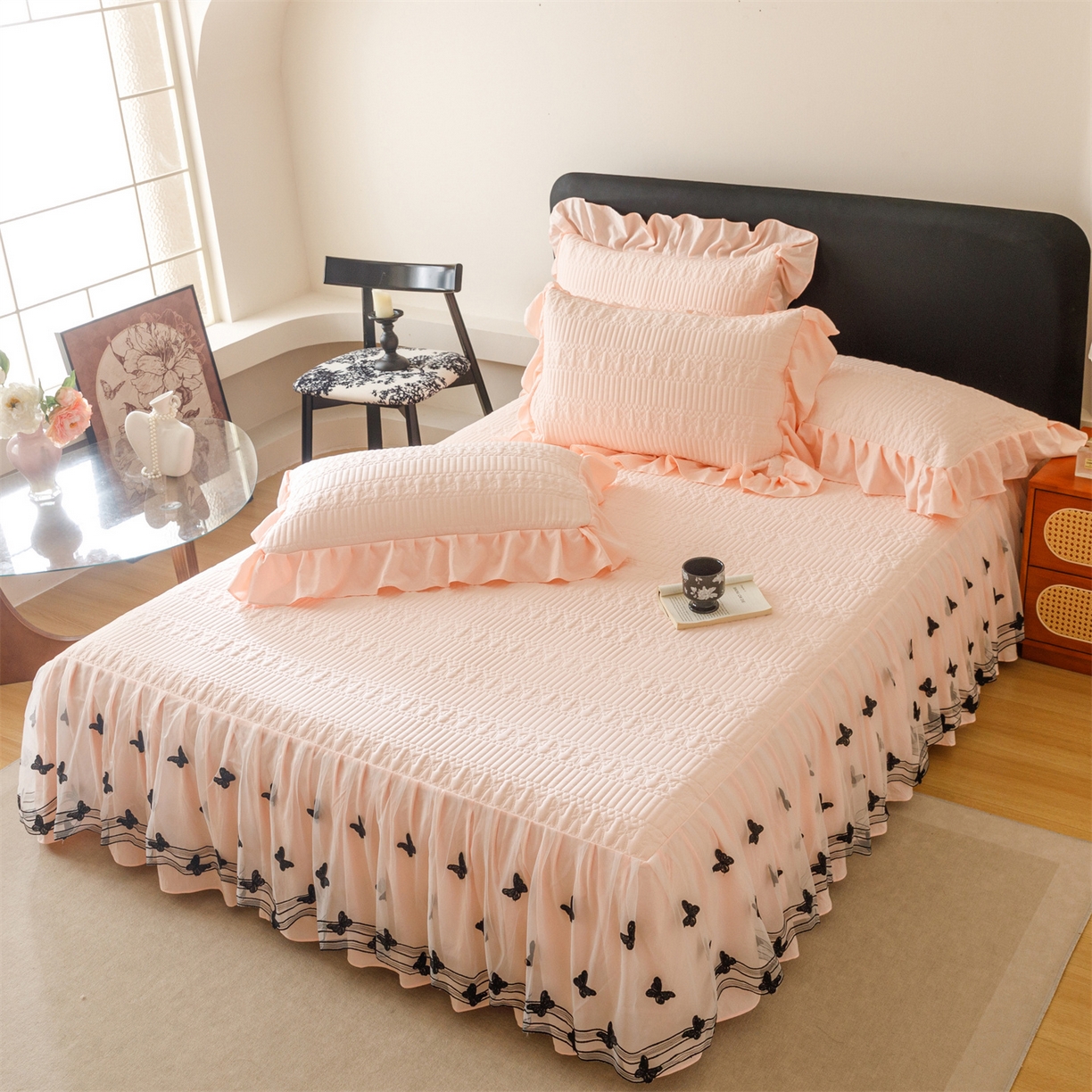 91家纺网 家纺一手货源 找家纺 好儿喜家纺 2025新款A类水洗棉床裙三件套-凝香系列 凝香-浅粉