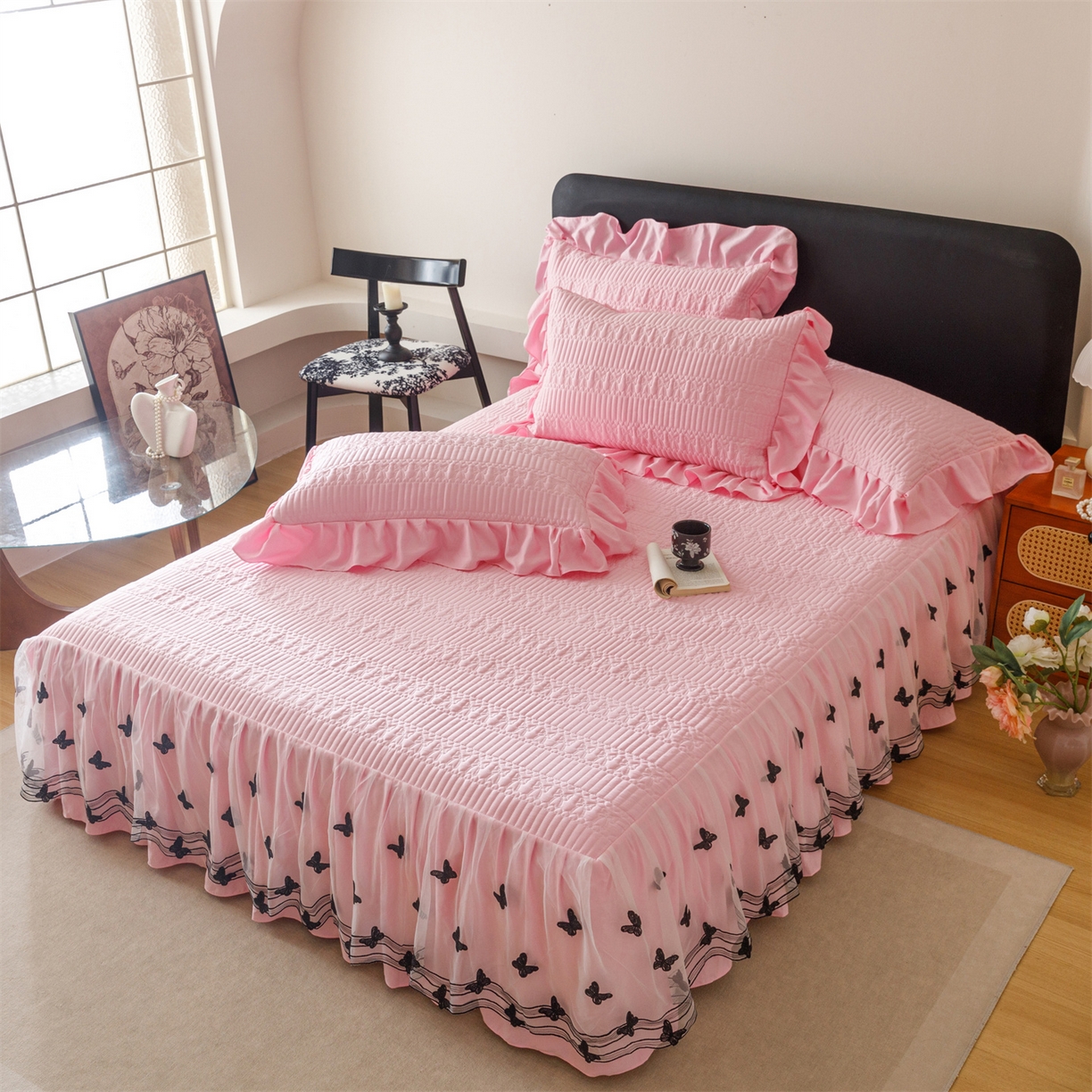 91家纺网 家纺一手货源 找家纺 好儿喜家纺 2025新款A类水洗棉床裙三件套-凝香系列 凝香-粉