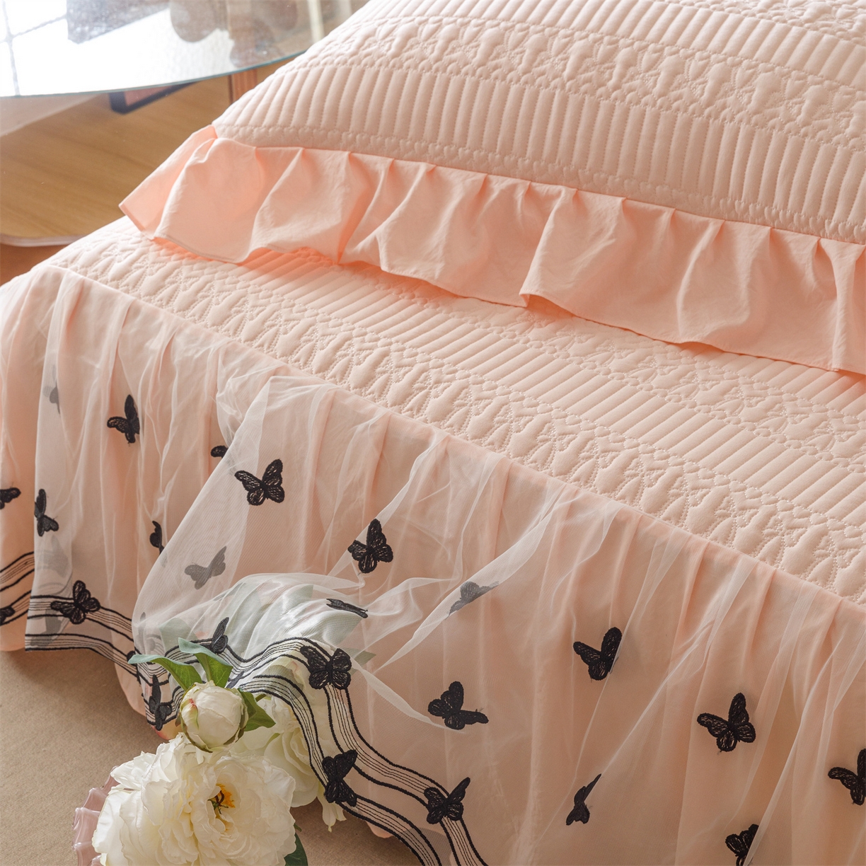 91家纺网 家纺一手货源 找家纺 好儿喜家纺 2025新款A类水洗棉床裙三件套-凝香系列 凝香-浅粉