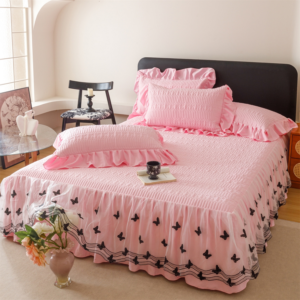 91家纺网 家纺一手货源 找家纺 好儿喜家纺 2025新款A类水洗棉床裙三件套-凝香系列 凝香-粉