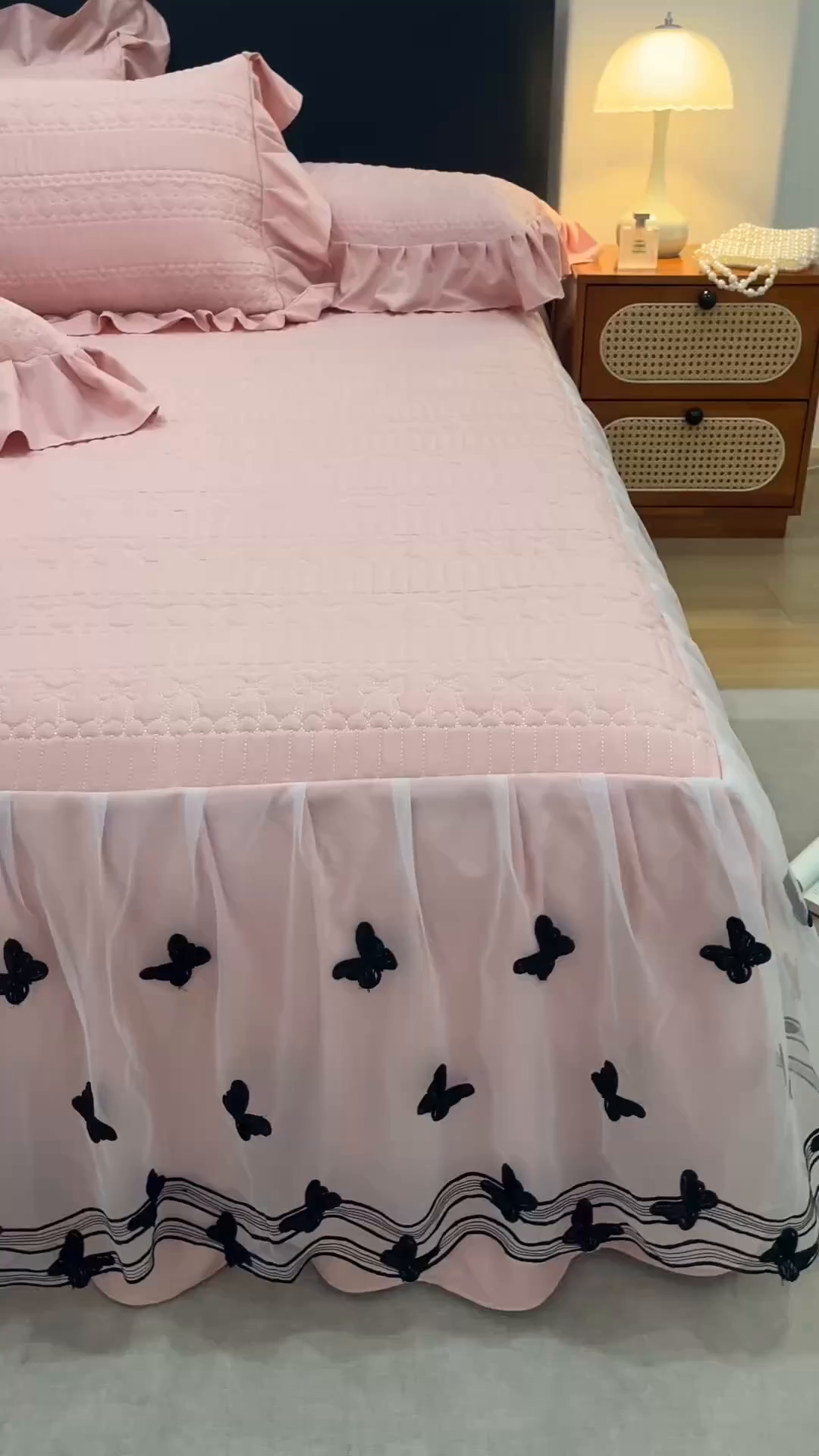 91家纺网 家纺一手货源 找家纺 （总）好儿喜家纺 2025新款A类水洗棉床裙三件套-凝香系列