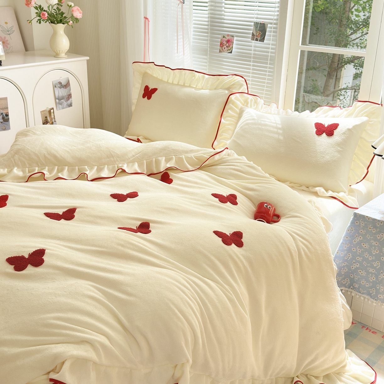 91家纺网 家纺一手货源 找家纺 （总）典雅家纺 2025新款高克重牛奶绒毛巾绣系列四件套-蝶韵