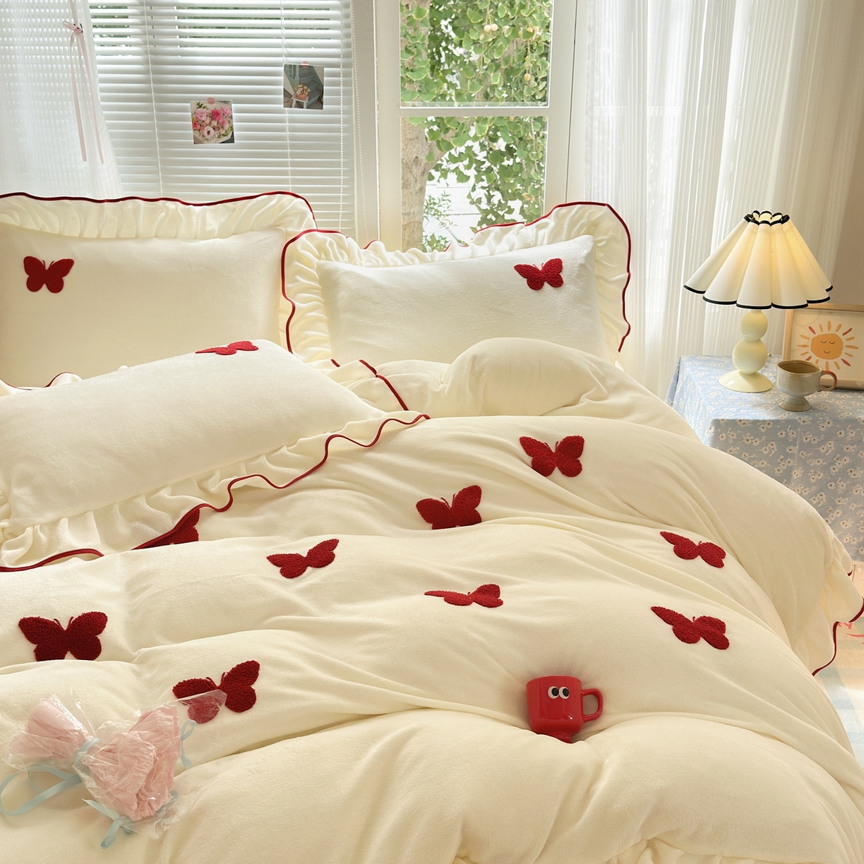 91家纺网 家纺一手货源 找家纺 （总）典雅家纺 2025新款高克重牛奶绒毛巾绣系列四件套-蝶韵