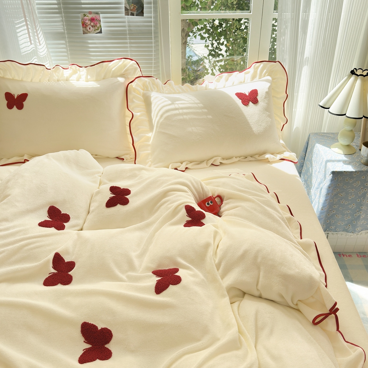 91家纺网 家纺一手货源 找家纺 （总）典雅家纺 2025新款高克重牛奶绒毛巾绣系列四件套-蝶韵