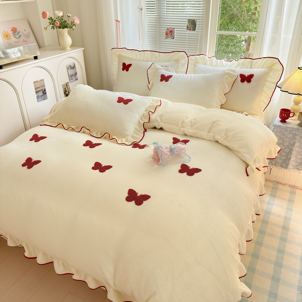 91家纺网 家纺一手货源 找家纺 （总）典雅家纺 2025新款高克重牛奶绒毛巾绣系列四件套-蝶韵