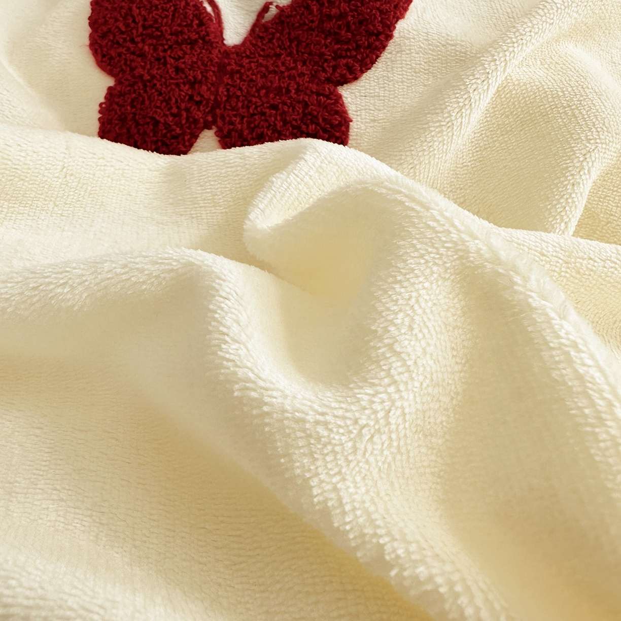 91家纺网 家纺一手货源 找家纺 典雅家纺 2025新款高克重牛奶绒毛巾绣系列四件套-蝶韵 蝶韵-奶油黄