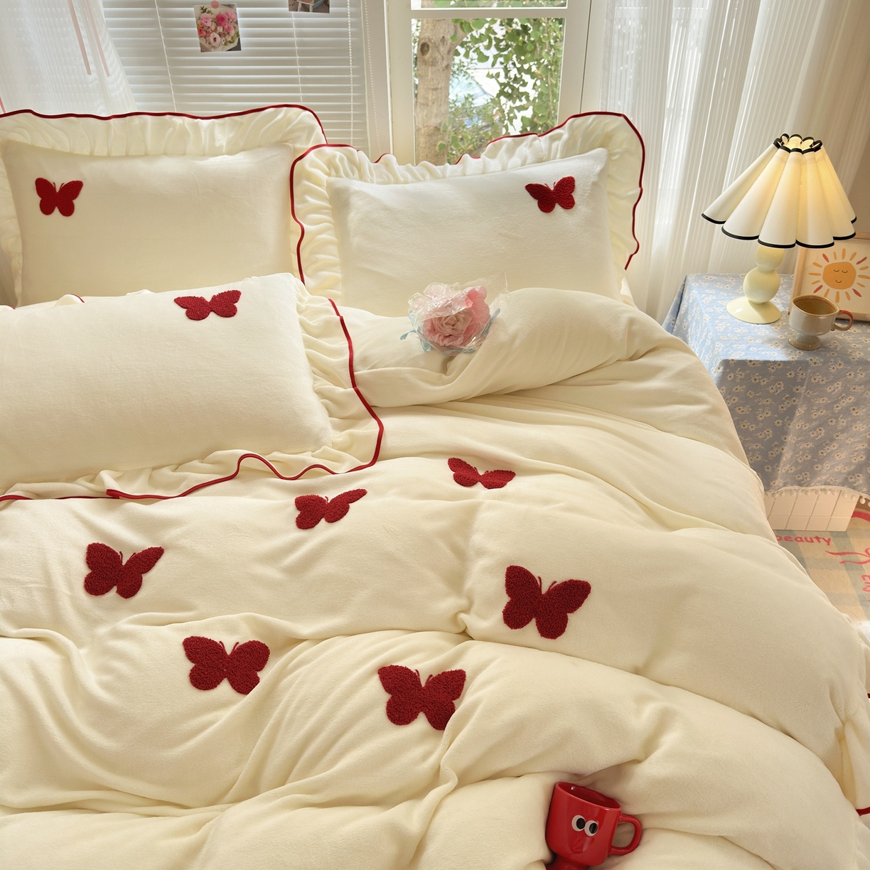 91家纺网 家纺一手货源 找家纺 典雅家纺 2025新款高克重牛奶绒毛巾绣系列四件套-蝶韵 蝶韵-奶油黄