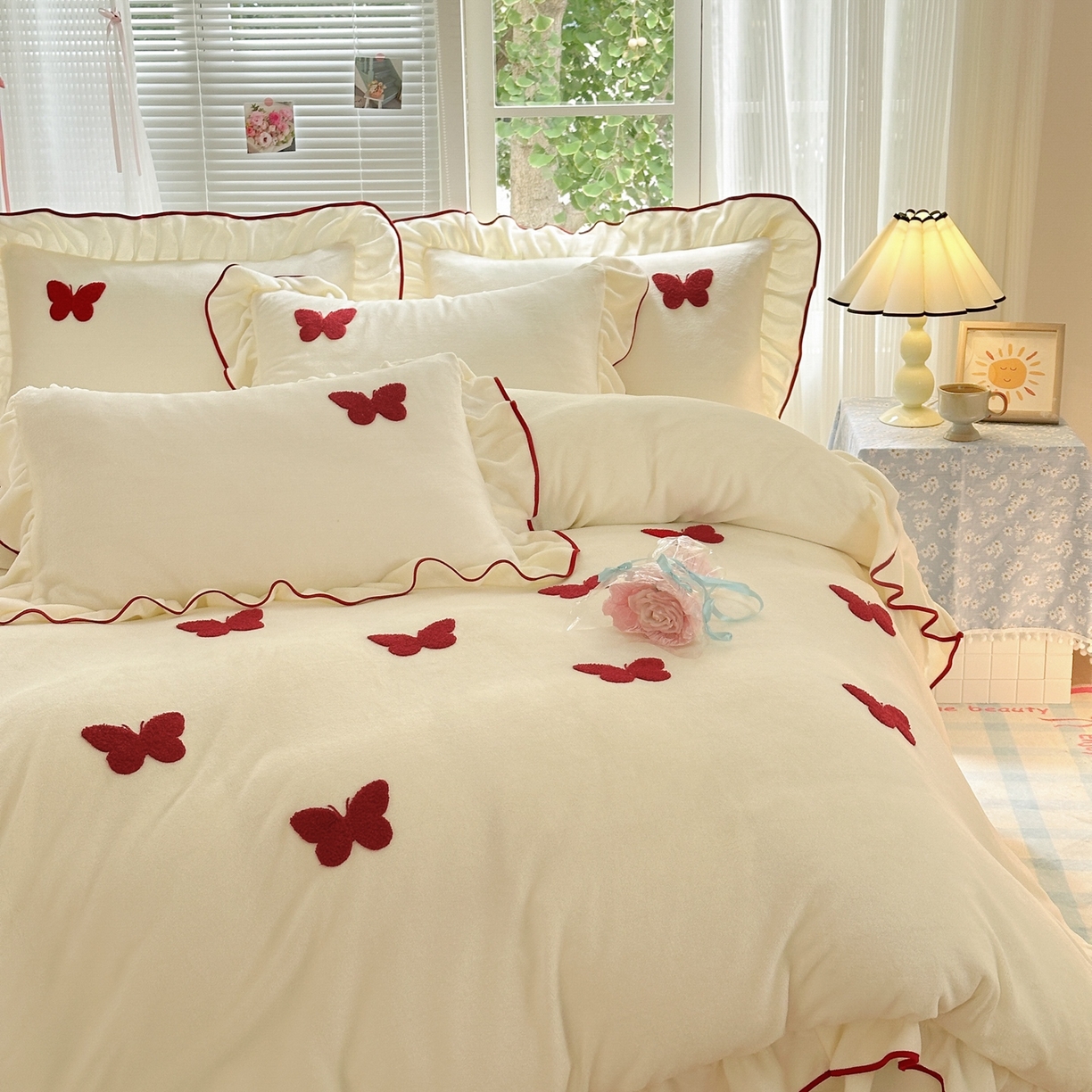 91家纺网 家纺一手货源 找家纺 典雅家纺 2025新款高克重牛奶绒毛巾绣系列四件套-蝶韵 蝶韵-奶油黄