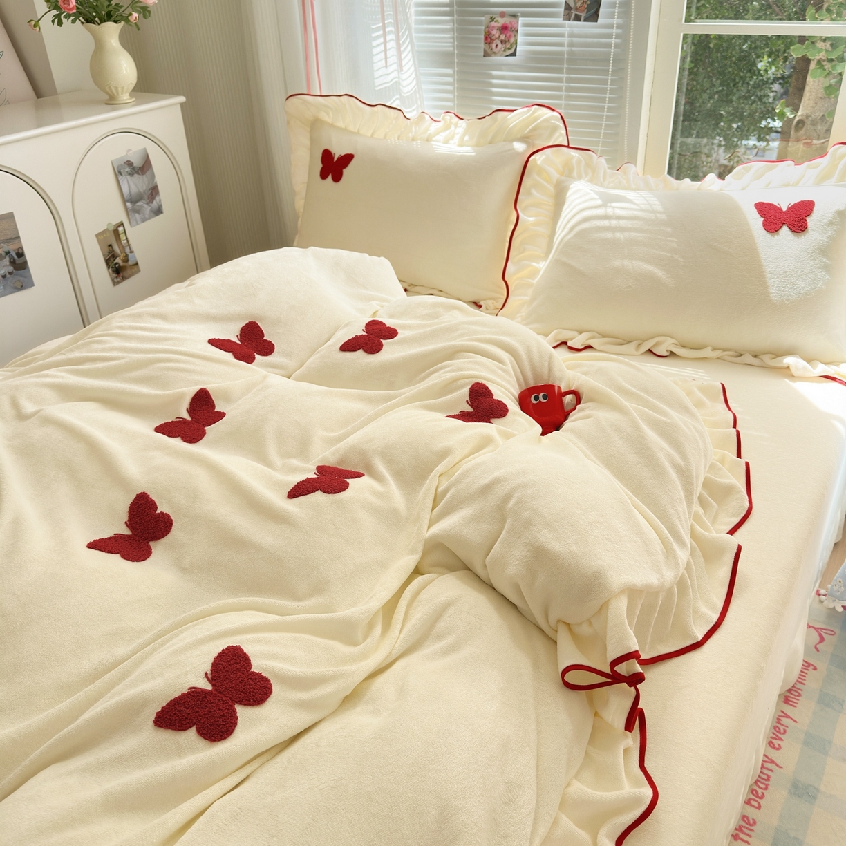 91家纺网 家纺一手货源 找家纺 典雅家纺 2025新款高克重牛奶绒毛巾绣系列四件套-蝶韵 蝶韵-奶油黄