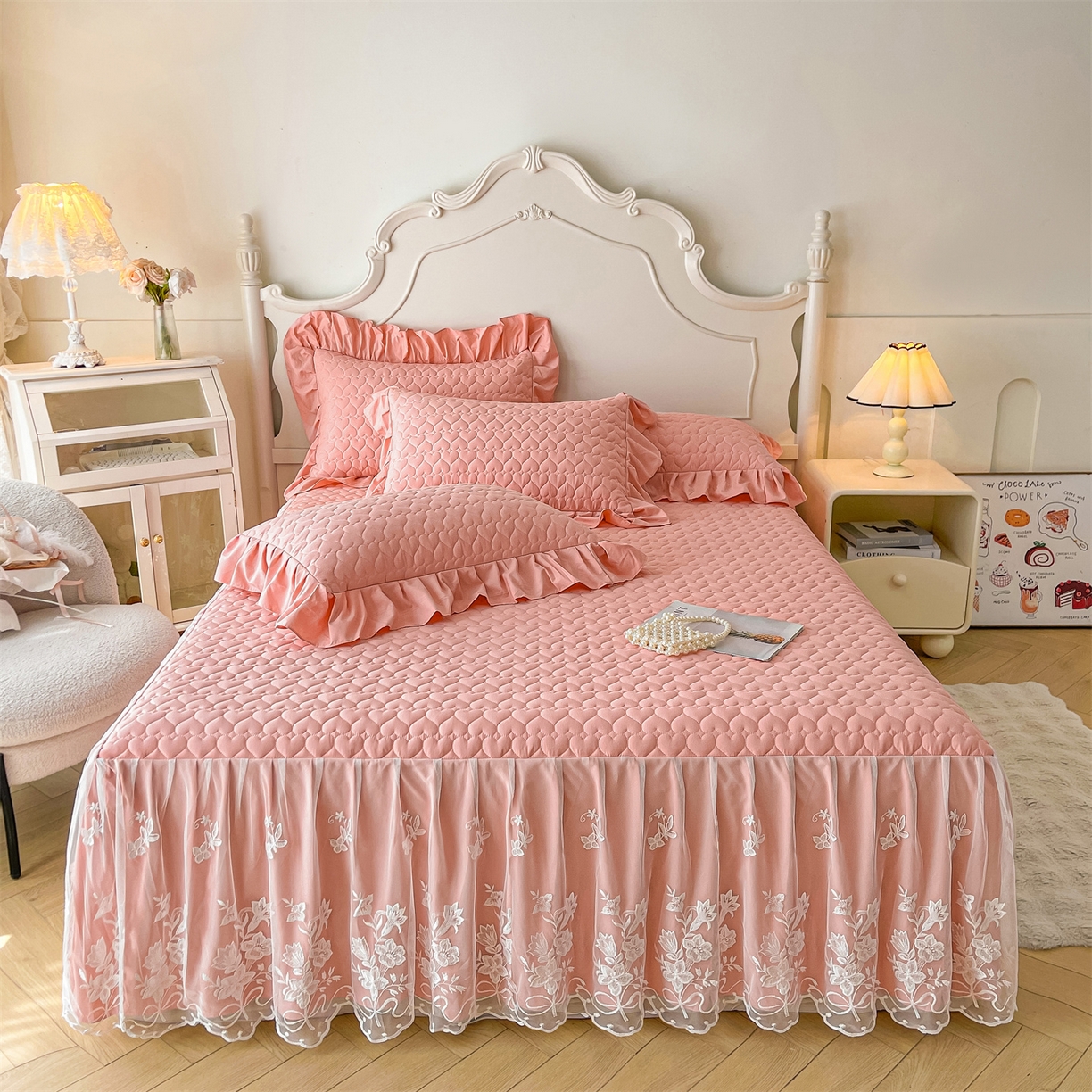 91家纺网 家纺一手货源 找家纺 好儿喜家纺 2025新款A类水洗棉床裙三件套-心语系列 心语-浅豆沙