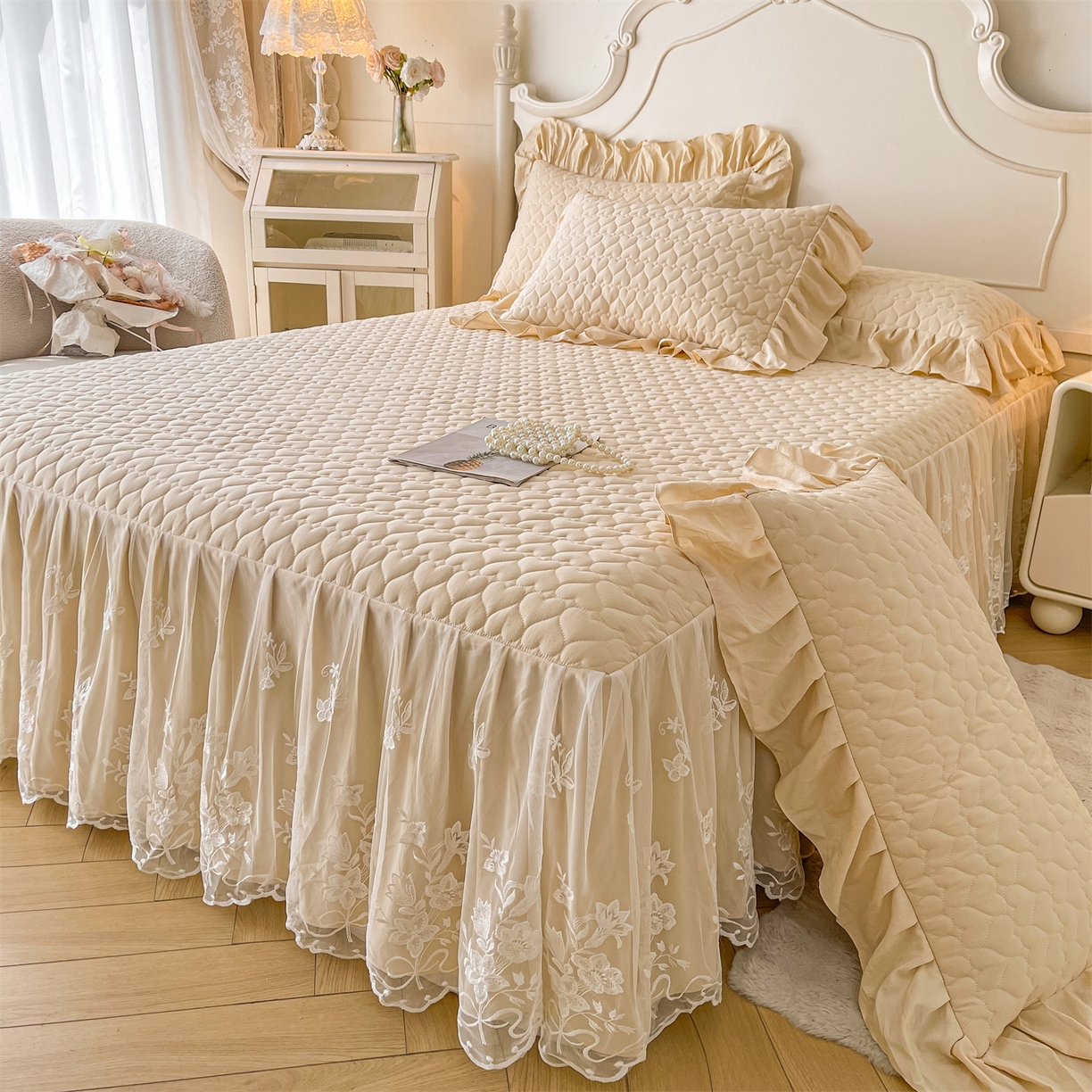 91家纺网 家纺一手货源 找家纺 好儿喜家纺 2025新款A类水洗棉床裙三件套-心语系列 心语-香槟