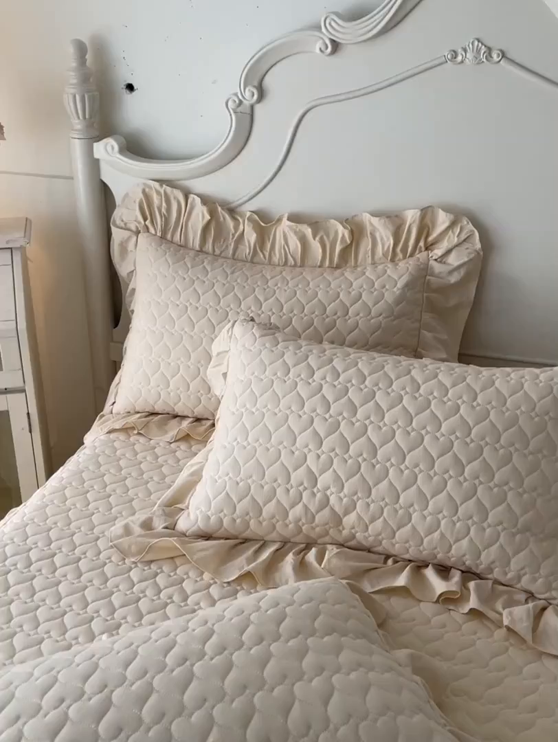 91家纺网 家纺一手货源 找家纺 好儿喜家纺 2025新款A类水洗棉床裙三件套-心语系列 心语-香槟