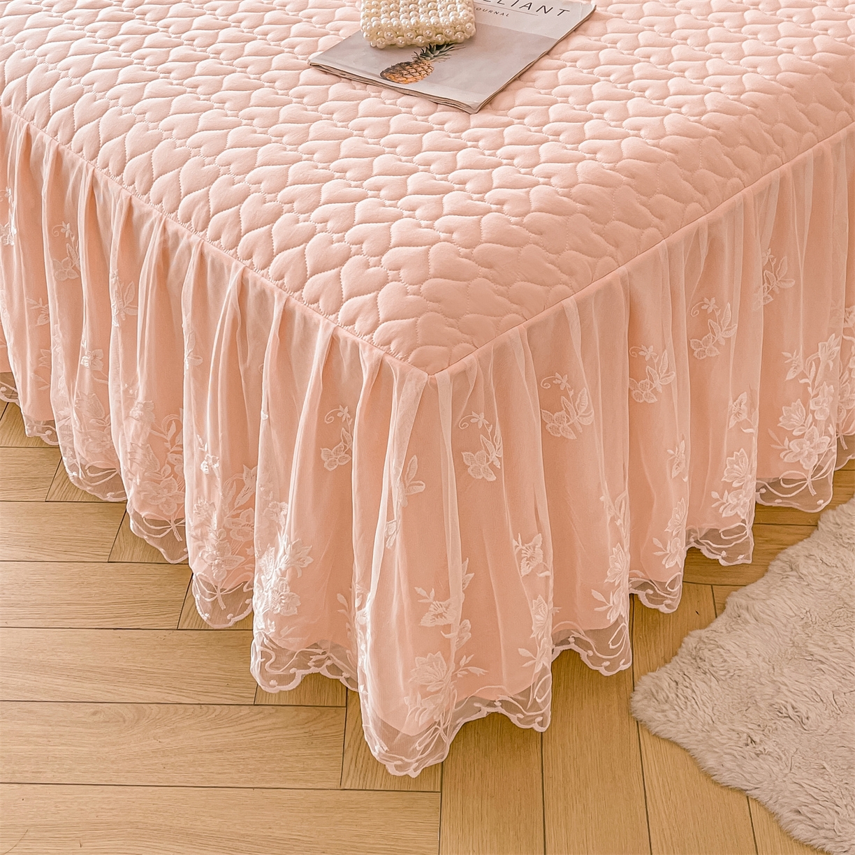 91家纺网 家纺一手货源 找家纺 好儿喜家纺 2025新款A类水洗棉床裙三件套-心语系列 心语-浅粉