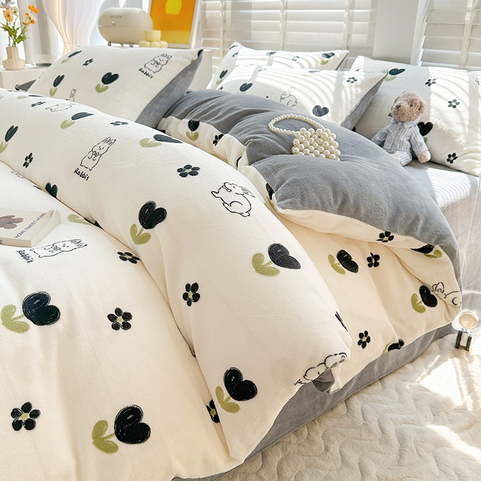 91家纺网 家纺一手货源 找家纺 斯卡诺家纺 2025小清新加厚高克重牛奶绒四件套网红直播爆款 北欧兔