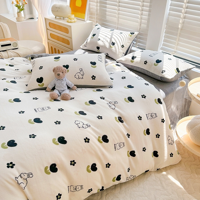 91家纺网 家纺一手货源 找家纺 斯卡诺家纺 2025小清新加厚高克重牛奶绒四件套网红直播爆款 北欧兔