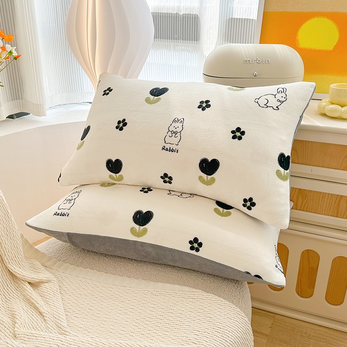 91家纺网 家纺一手货源 找家纺 斯卡诺家纺 2025小清新加厚高克重牛奶绒四件套网红直播爆款 北欧兔