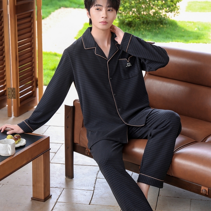 91家纺网 家纺一手货源 找家纺 洛兰沙家居馆 2025新款德绒绵竹加厚300克情侣睡衣男女款睡衣（翻领） 251632（情侣款男）