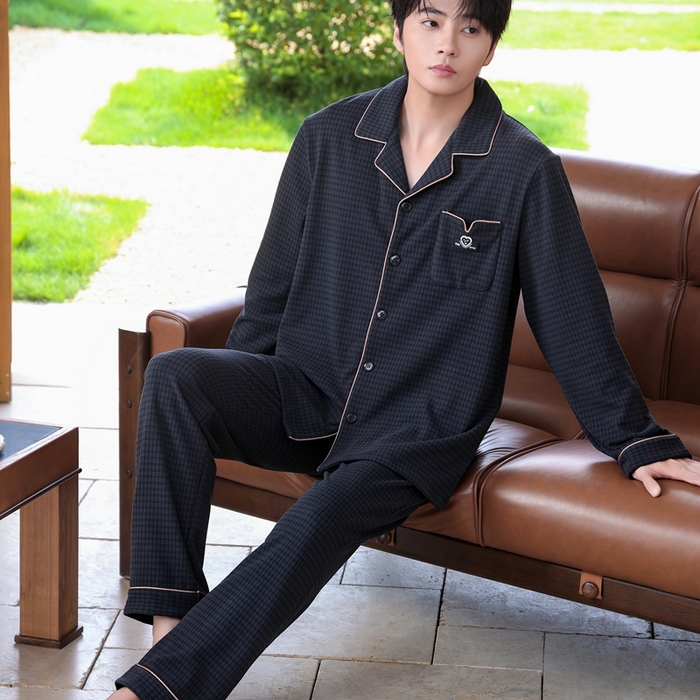 91家纺网 家纺一手货源 找家纺 洛兰沙家居馆 2025新款德绒绵竹加厚300克情侣睡衣男女款睡衣（翻领） 251632（情侣款男）