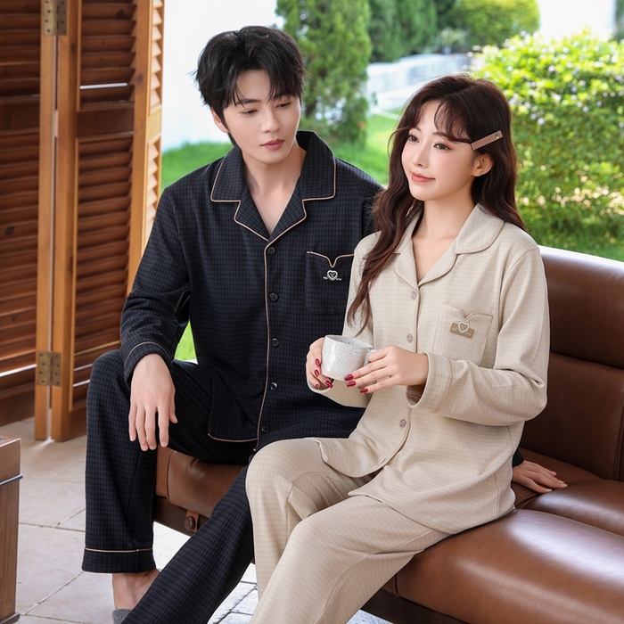 91家纺网 家纺一手货源 找家纺 洛兰沙家居馆 2025新款德绒绵竹加厚300克情侣睡衣男女款睡衣（翻领） 251632（情侣款男）