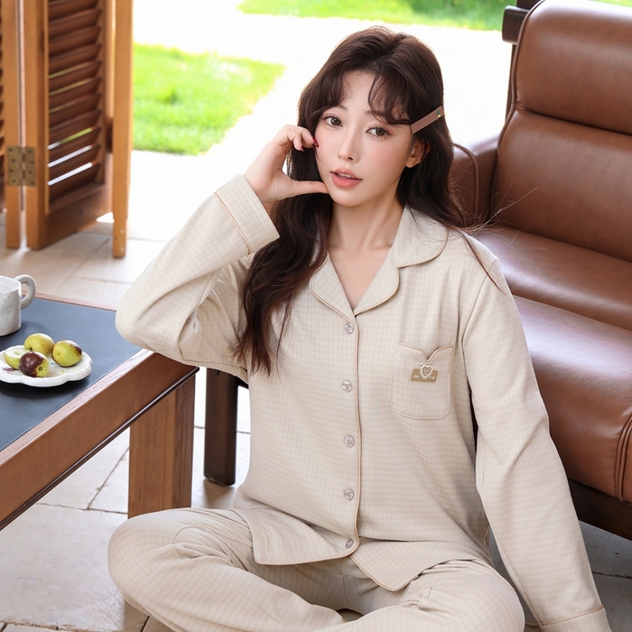 91家纺网 家纺一手货源 找家纺 洛兰沙家居馆 2025新款德绒绵竹加厚300克情侣睡衣男女款睡衣（翻领） 259632（情侣款女）