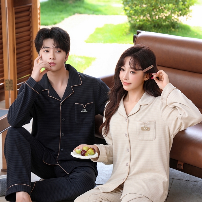 91家纺网 家纺一手货源 找家纺 洛兰沙家居馆 2025新款德绒绵竹加厚300克情侣睡衣男女款睡衣（翻领） 259632（情侣款女）