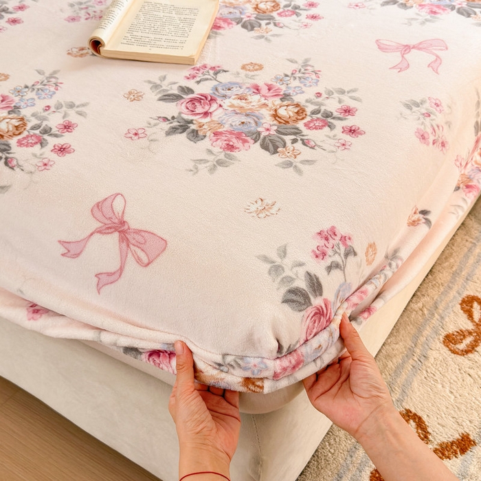 91家纺网 家纺一手货源 找家纺 （总）丽美人家纺 2025年牛奶绒小版印花床笠单床笠床笠单件