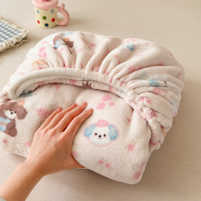 91家纺网 家纺一手货源 找家纺 丽美人家纺 2025年牛奶绒小版印花床笠单床笠床笠单件 油画小萌物