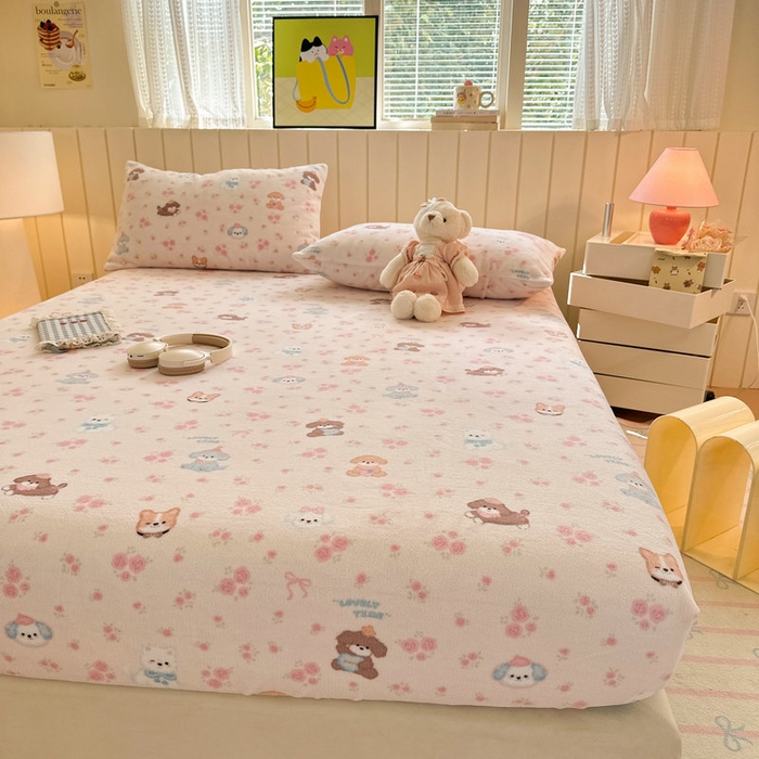 91家纺网 家纺一手货源 找家纺 丽美人家纺 2025年牛奶绒小版印花床笠单床笠床笠单件 油画小萌物