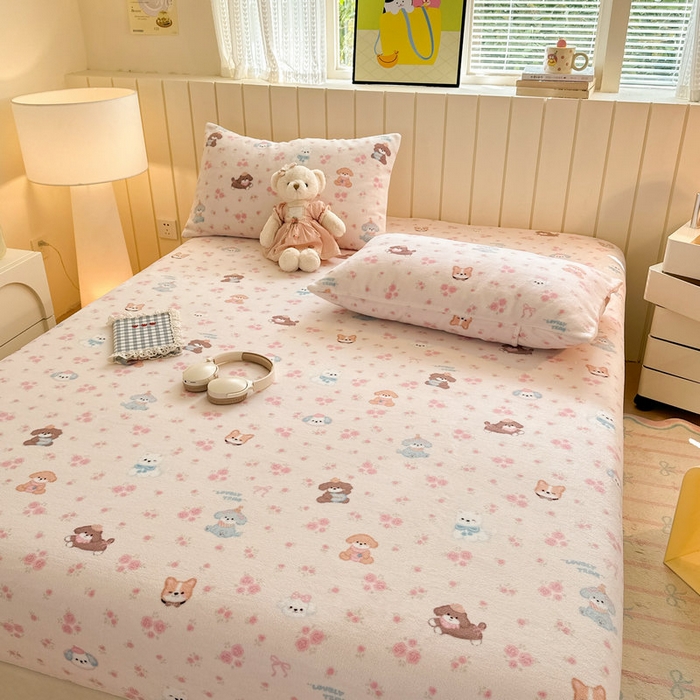 91家纺网 家纺一手货源 找家纺 丽美人家纺 2025年牛奶绒小版印花床笠单床笠床笠单件 油画小萌物