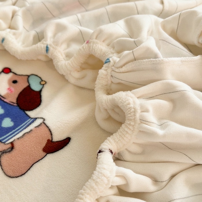 91家纺网 家纺一手货源 找家纺 丽美人家纺 2025年牛奶绒小版印花床笠单床笠床笠单件 甜品腊肠狗