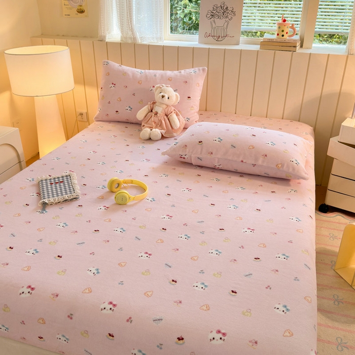 91家纺网 家纺一手货源 找家纺 丽美人家纺 2025年牛奶绒小版印花床笠单床笠床笠单件 可爱小猫