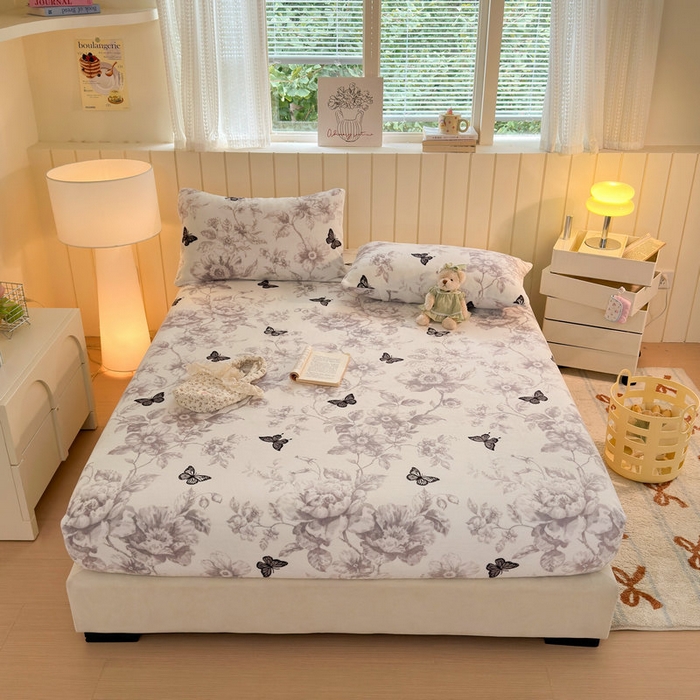 91家纺网 家纺一手货源 找家纺 丽美人家纺 2025年牛奶绒小版印花床笠单床笠床笠单件 水墨花蝴蝶