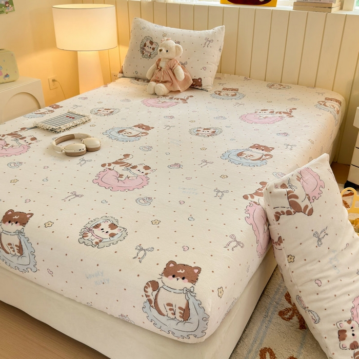 91家纺网 家纺一手货源 找家纺 丽美人家纺 2025年牛奶绒小版印花床笠单床笠床笠单件 奶萌小猫