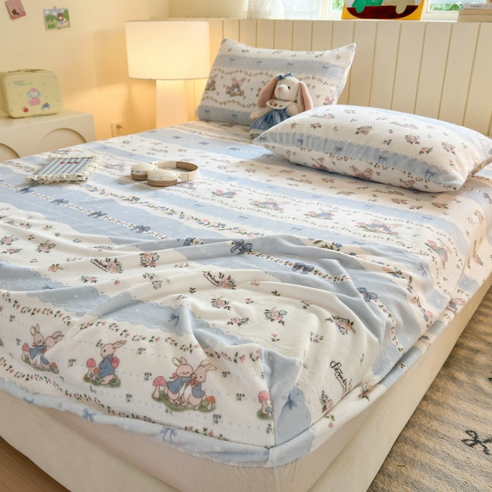 91家纺网 家纺一手货源 找家纺 丽美人家纺 2025年牛奶绒小版印花床笠单床笠床笠单件 花边小兔