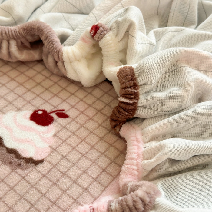 91家纺网 家纺一手货源 找家纺 丽美人家纺 2025年牛奶绒小版印花床笠单床笠床笠单件 拼布蝴蝶兔